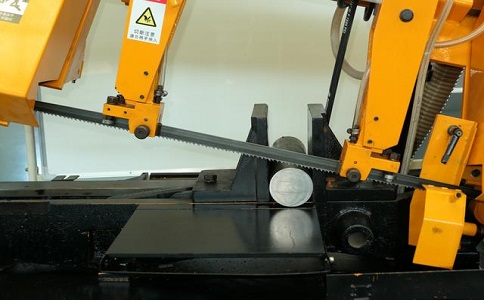 麻章数控带锯床自动送料精度会出现偏差吗？